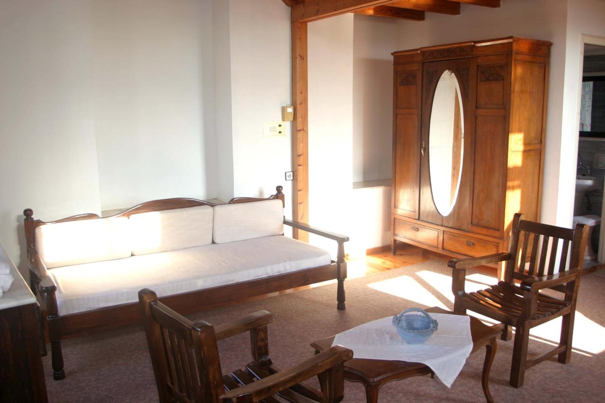 Oasis Guesthouse Chania  Bagian luar foto